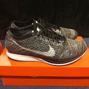 Nike Flyknit racer Oreo 2.0